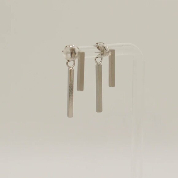 Aviv Collection 'Vicin Earrings' Silver-tone - Picture 1 of 6